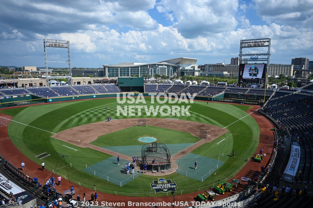 Photo Gallery: North Carolina vs Hofstra, NCAA baseball tournament