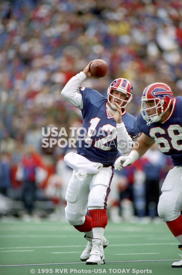 Important Dates in Bills History: August 18, 1986. Jim Kelly signs with the  Bills